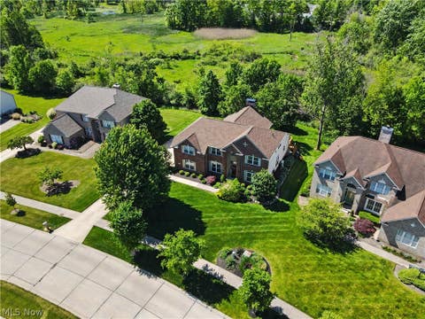Tiny photo for 975 W Parkway Boulevard, Aurora, OH 44202 (MLS # 5217906)