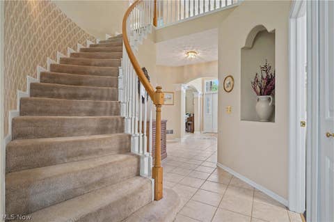 Tiny photo for 975 W Parkway Boulevard, Aurora, OH 44202 (MLS # 5217906)