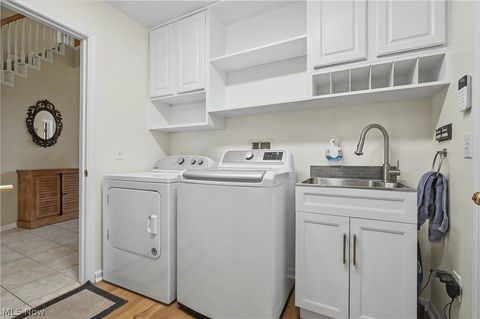 Tiny photo for 975 W Parkway Boulevard, Aurora, OH 44202 (MLS # 5217906)
