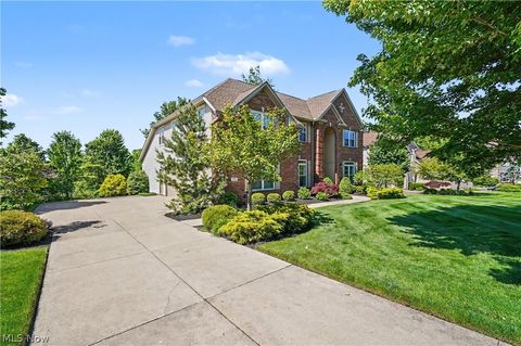 Tiny photo for 975 W Parkway Boulevard, Aurora, OH 44202 (MLS # 5217906)