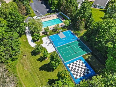 Tiny photo for 975 W Parkway Boulevard, Aurora, OH 44202 (MLS # 5217906)