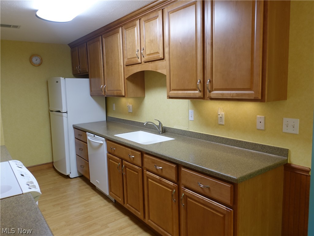 Silver Lake Towers Condo - Residential