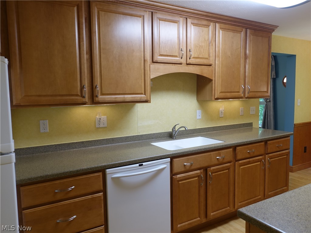 Silver Lake Towers Condo - Residential