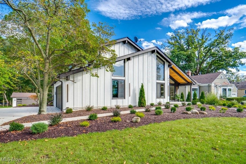 Photo of 561 Upland Road, Bay Village, OH 44140 (MLS # 5182950)