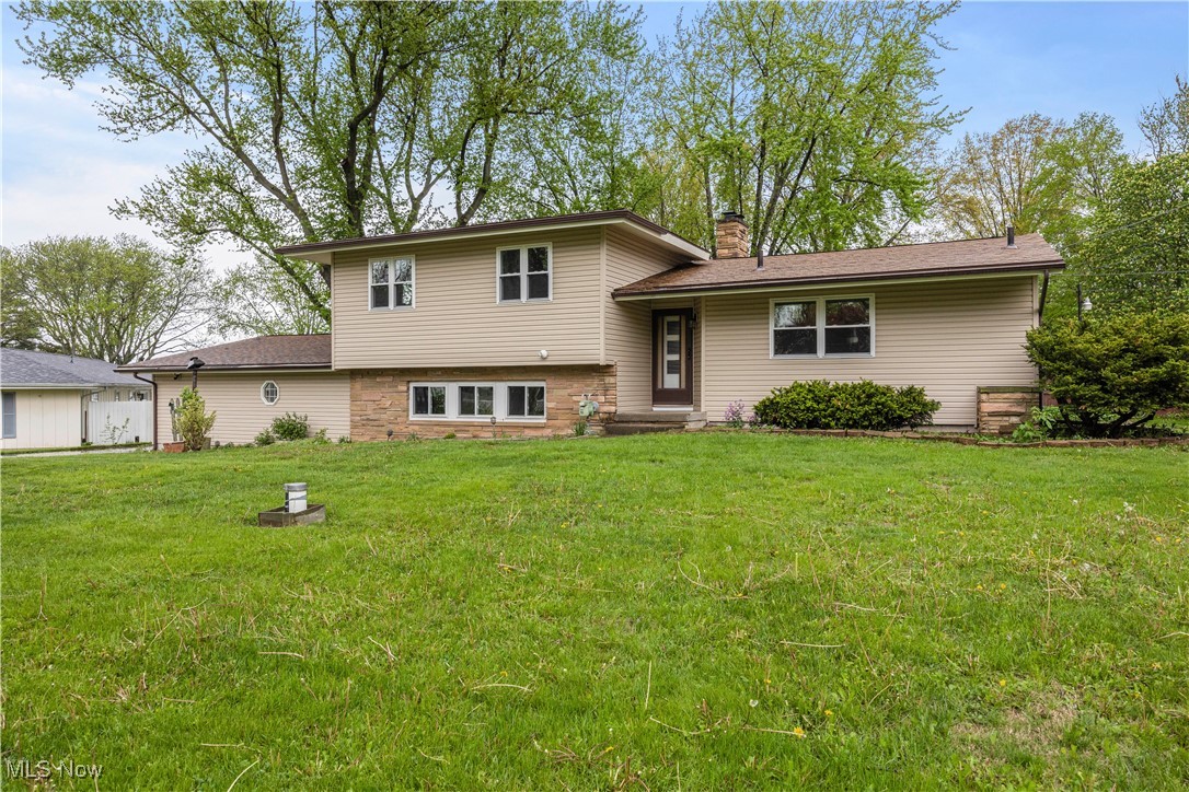 1920 Melody Drive, Fremont, Ohio image 1