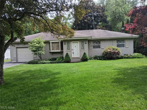 Homes For Sale - 2770 Franwae Dr<br/> Trumbull County, Warren, OH 44481