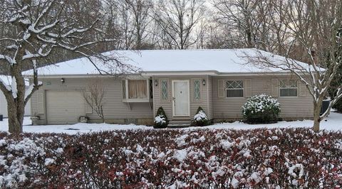 Homes For Sale - 2770 Franwae Dr<br/> Trumbull County, Warren, OH 44481