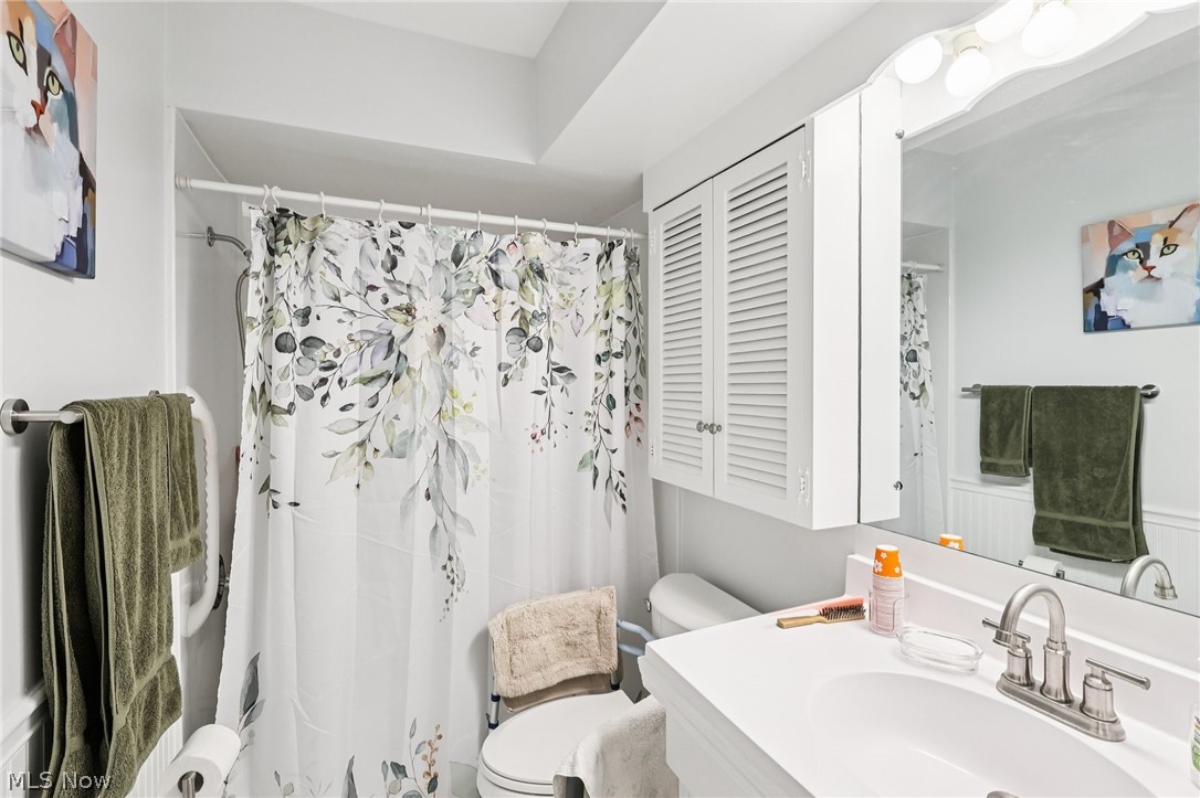 English Oaks Condo - Residential