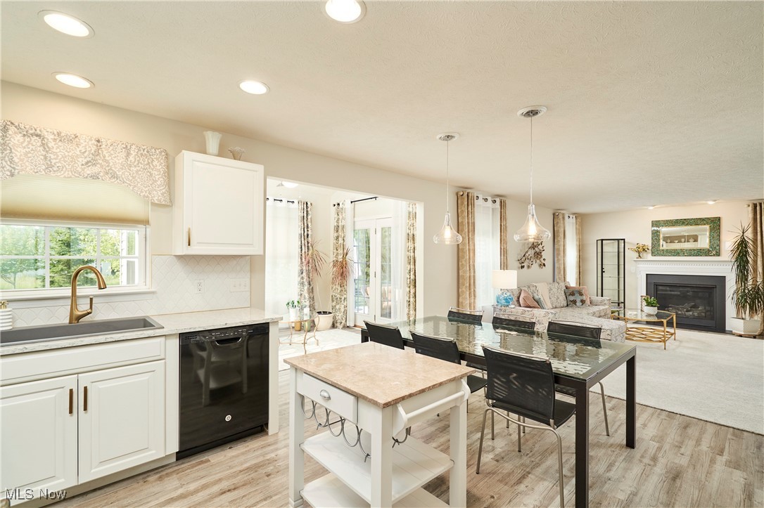 Medina, Ohio 44256, United States, 3 Bedrooms Bedrooms, ,3 BathroomsBathrooms,Residential,Active,145451