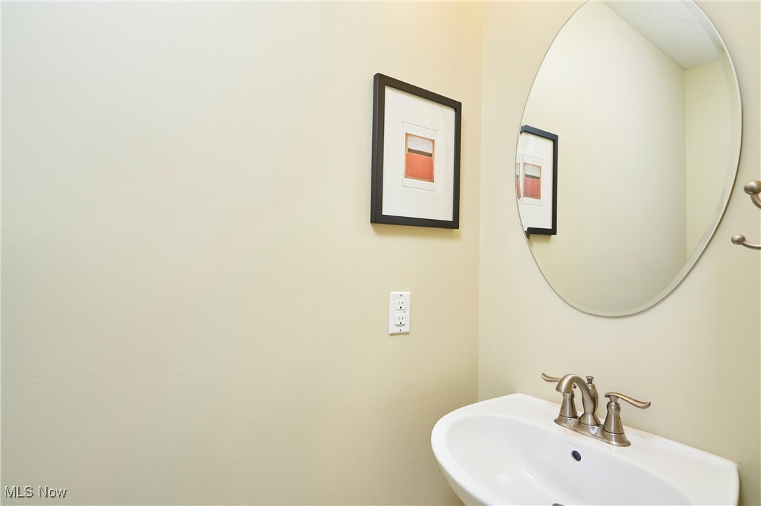 Medina, Ohio 44256, United States, 3 Bedrooms Bedrooms, ,3 BathroomsBathrooms,Residential,Active,145451