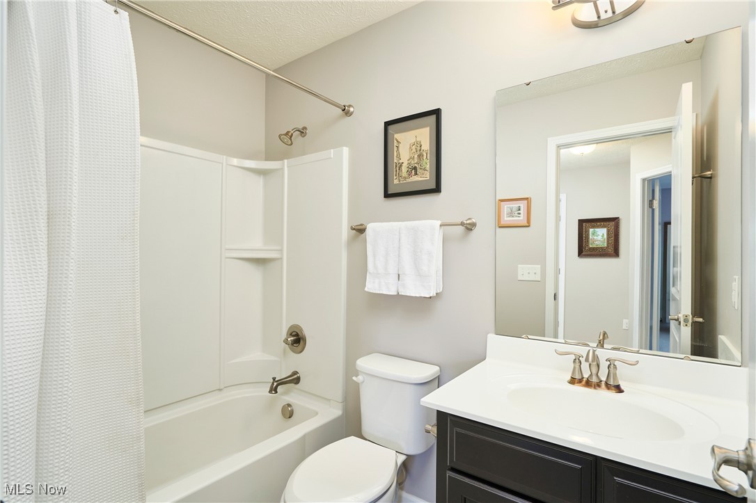 Medina, Ohio 44256, United States, 3 Bedrooms Bedrooms, ,3 BathroomsBathrooms,Residential,Active,145451