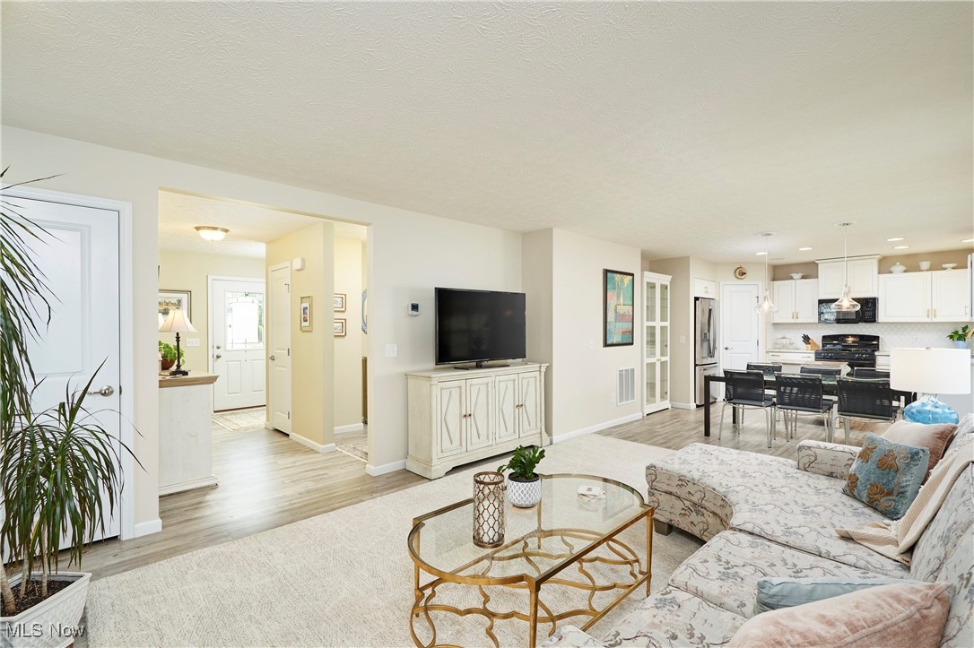 Medina, Ohio 44256, United States, 3 Bedrooms Bedrooms, ,3 BathroomsBathrooms,Residential,Active,145451