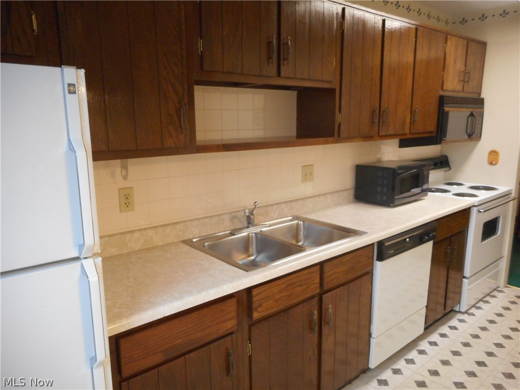 Silver Lake Towers Condo - Residential