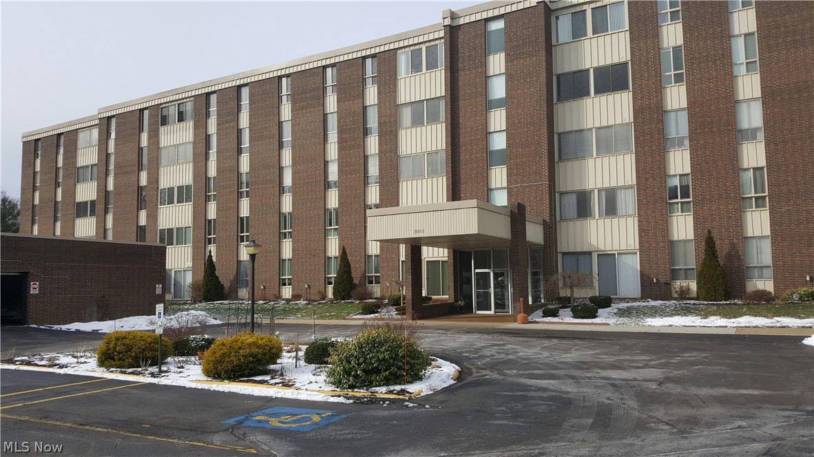 Have you been waiting for a 1st floor walk out condo? This 1 bedroom condo is conveniently located, is super clean and move in ready. Bedroom features 2 large closets with organizers. Nice eat in kitchen with all appliances conveying. Sunroom walks out to the grass. Garage space #80