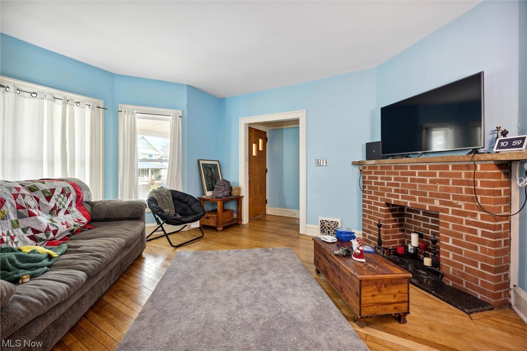 Lakewood Realty Companys Lake - Residential Income