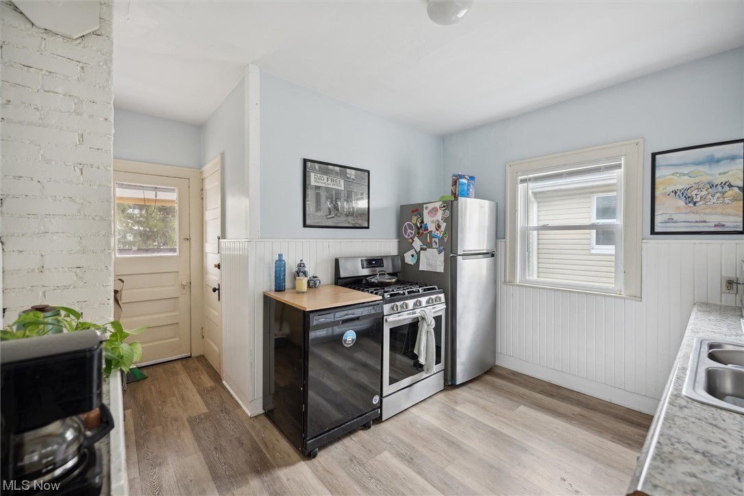 Lakewood Realty Companys Lake - Residential Income