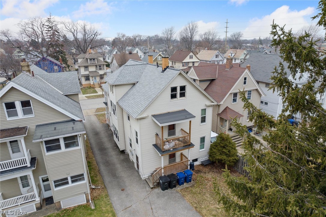 Lakewood Realty Companys Lake - Residential Income