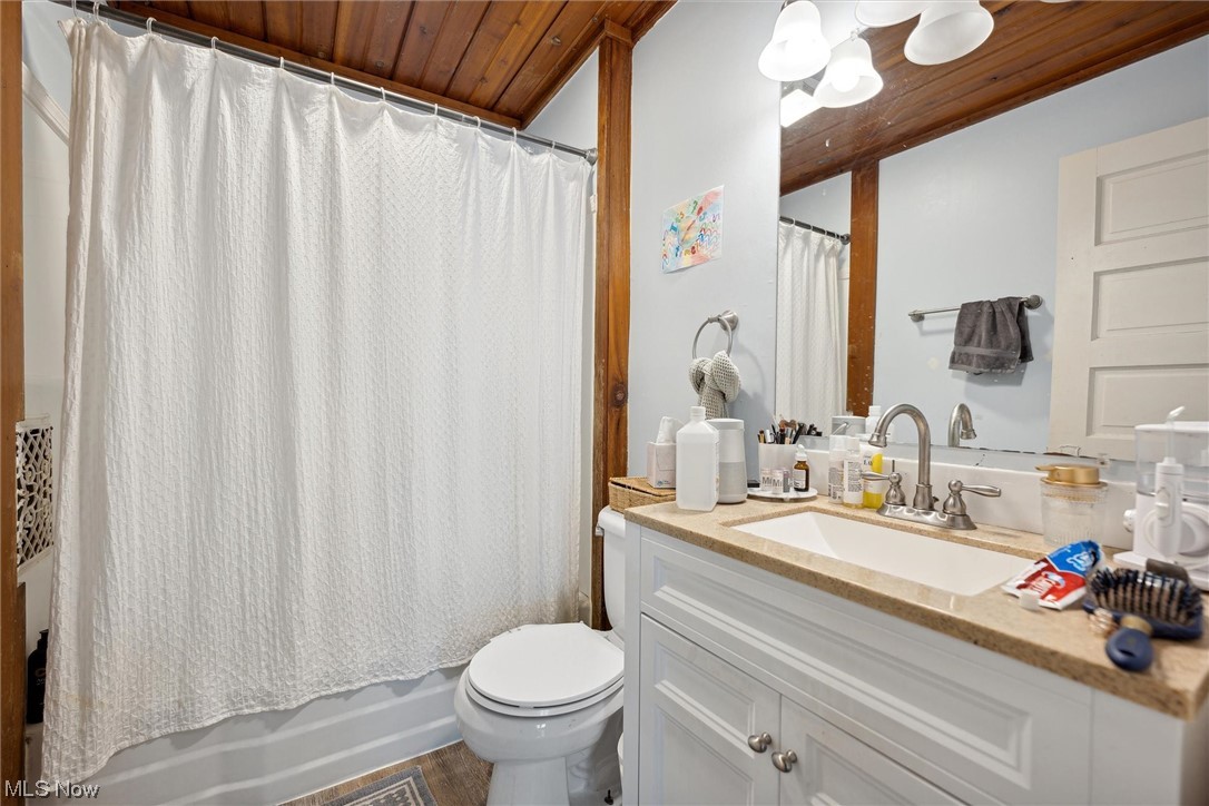 Lakewood Realty Companys Lake - Residential Income