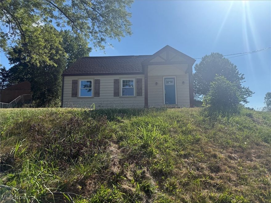 This is an ONLINE ONLY foreclosure sale. There are NO SHOWINGS. Deposit due by wire transfer within 48 upon conclusion . Cash deal; funding must take place within 30 days of confirmation of sale. 5% Buyer’s Premium shall apply. Subject to postponement and cancellation. Full terms and conditions at online registration.