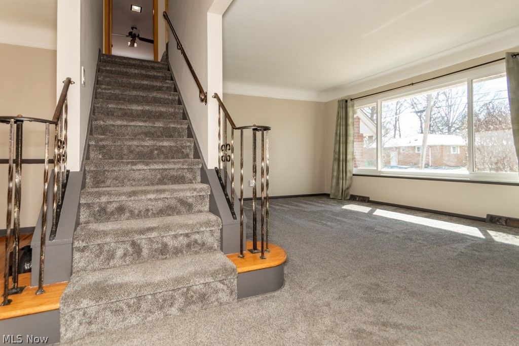 Photo of 1726 Braeburn Park Drive, Euclid, OH 44117 (MLS # 5187251)