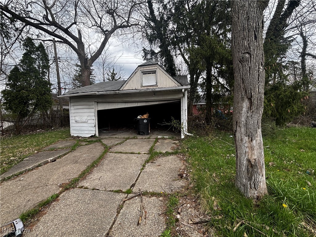 16015 S Lotus Drive