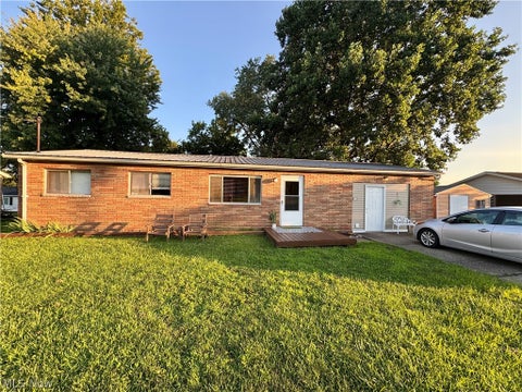 Homes For Sale - 2407 Hanvey Avenue<br/> Belpre, OH 45714