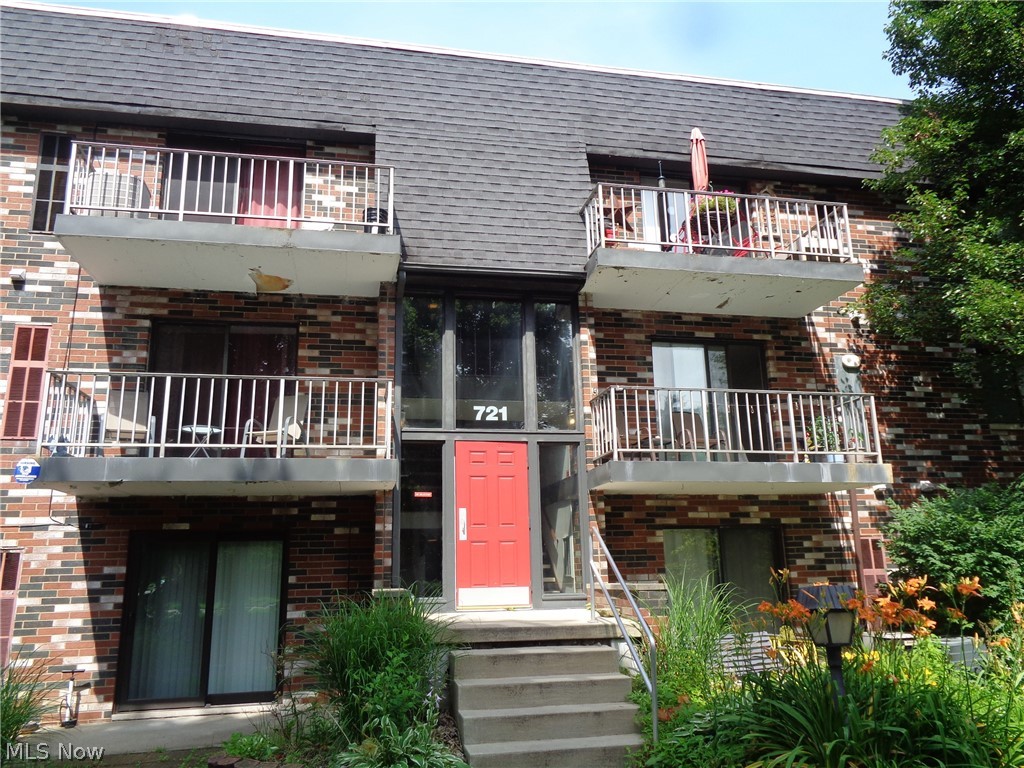 Royal Arms West - Residential