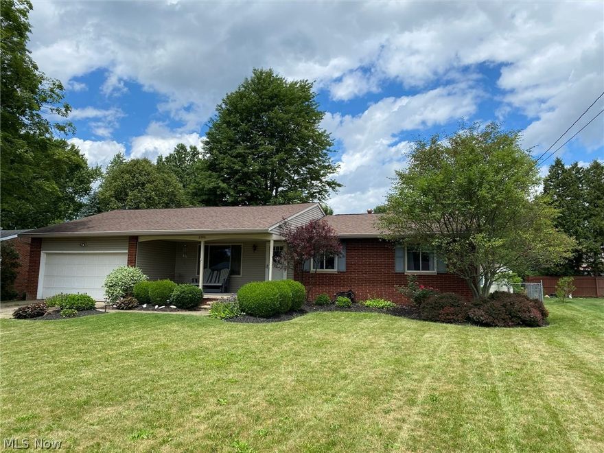 Just the right size ranch, close to I76 in Norton.  3BR, 2BA, LR, Family Room AND great finished area in lower level.  Great weather will find you outside on your deck or patio with fire pit.  Lots of updates, (list in docs)  including solid surface counters and beautiful hickory cabinetry!