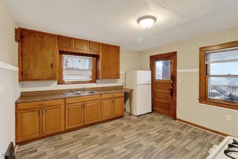Tiny photo for 8204 Bancroft Avenue #8206, Cleveland, OH 44105 (MLS # 5180186)