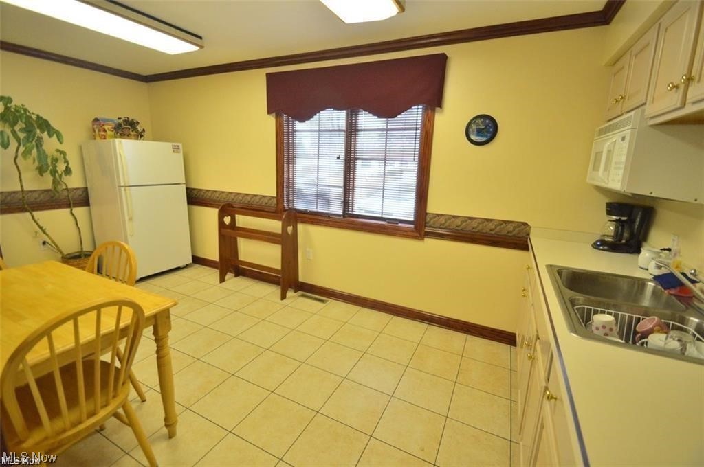 New Middletown Village - Commercial Lease