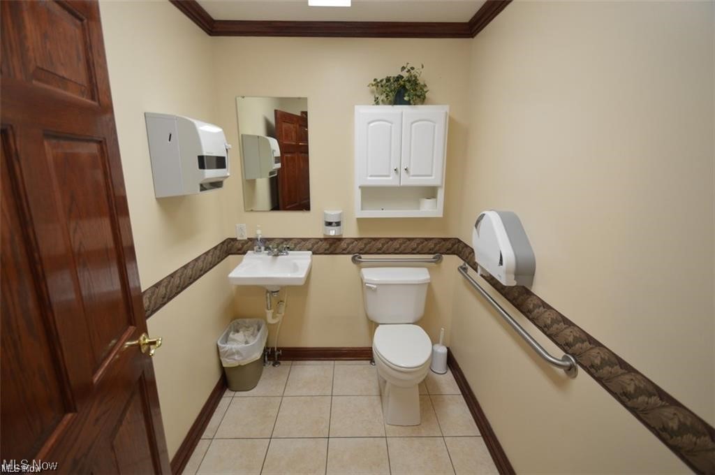 New Middletown Village - Commercial Lease