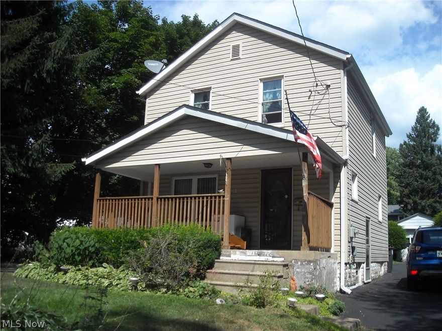 Charming 2 bedroom colonial located on dead-end street.  Updates include roof, windows, and vinyl siding.  Dining room has sliders leading to back porch.  Close to Goodyear Metro Park, shopping, and schools.