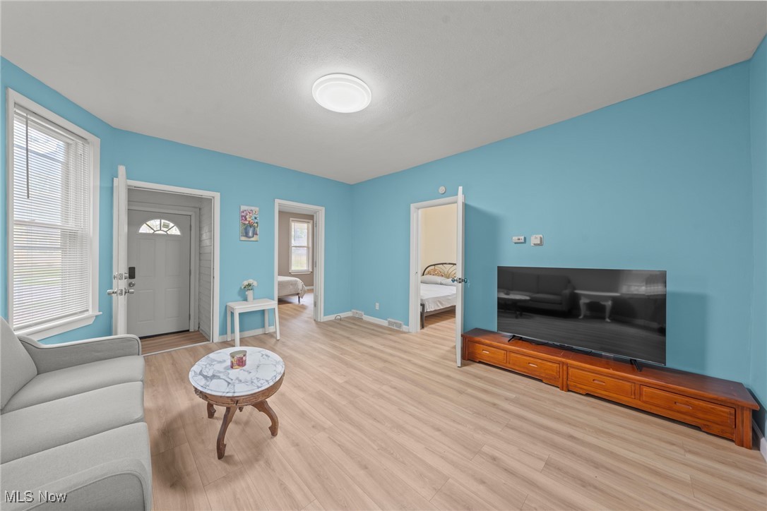1411 E 47th Street, Cleveland, Ohio image 3