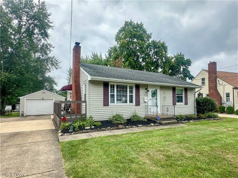 Homes For Sale - 918 Lincoln Avenue<br/> Niles, OH 44446