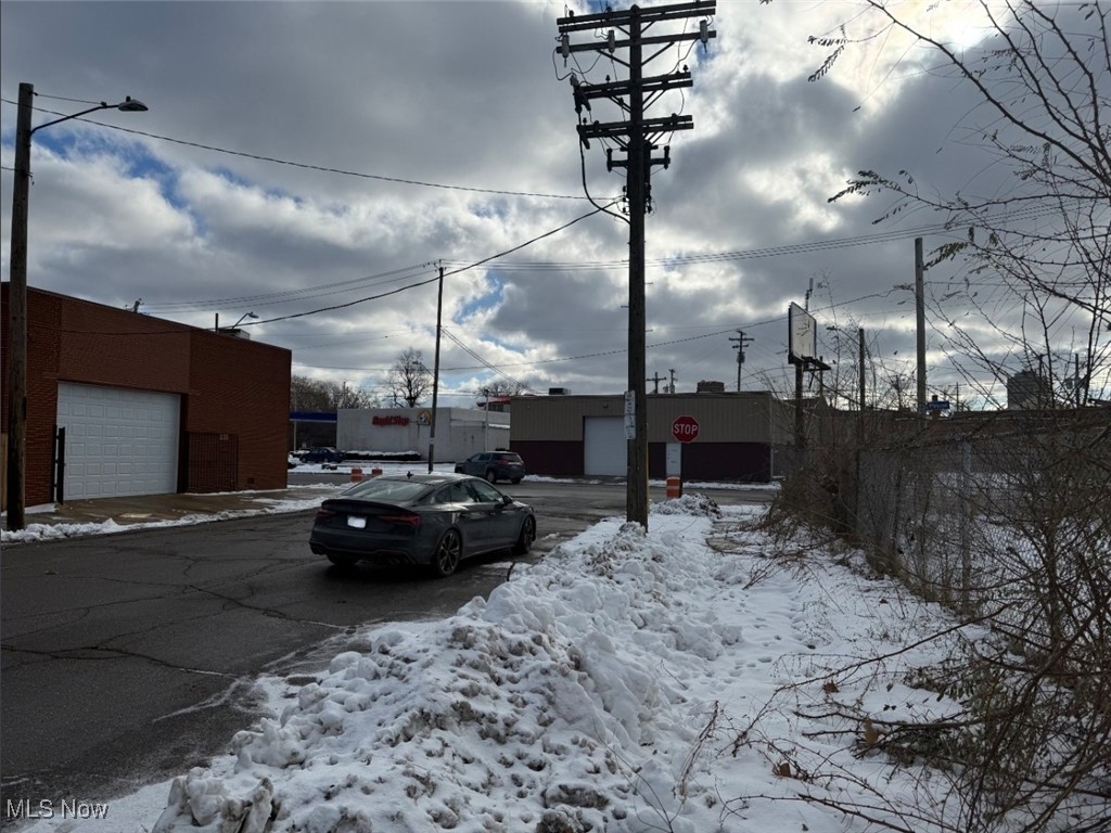 Alexander Mcintoshs Sub - Land