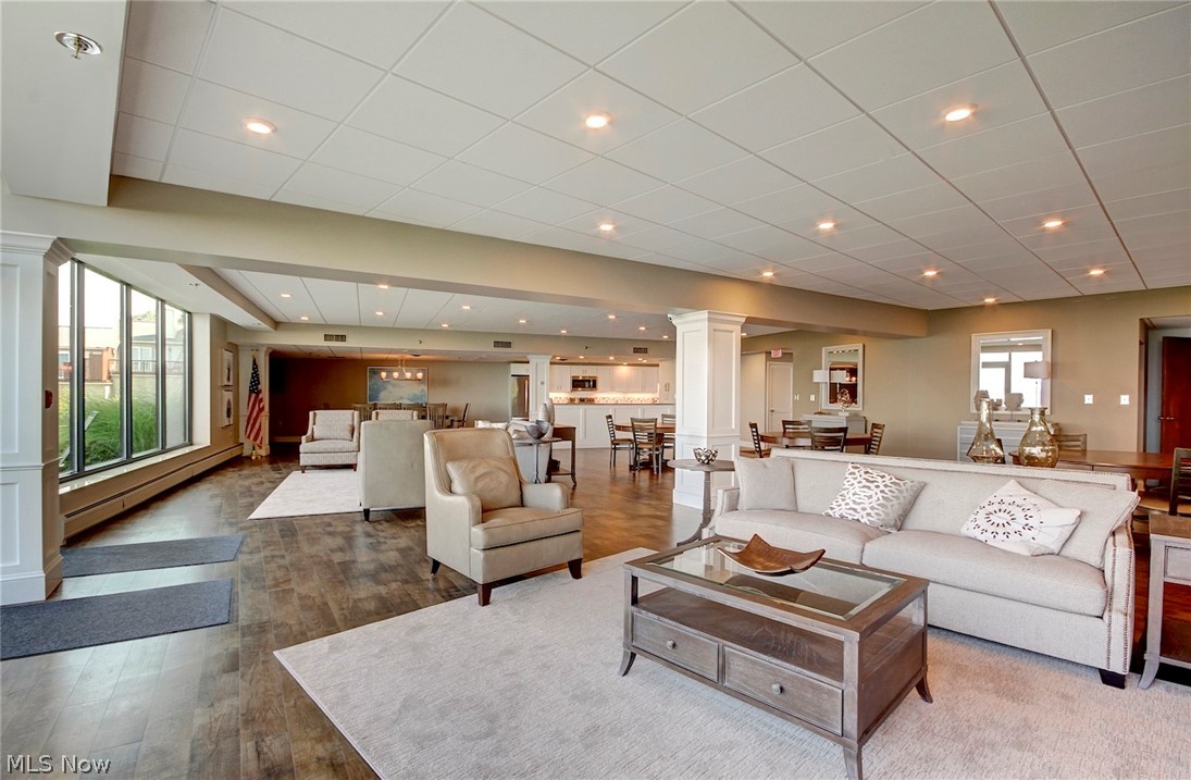 Beach House Condo - Residential
