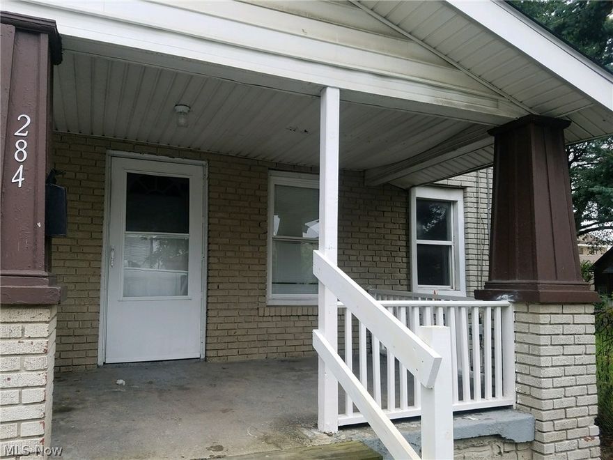 Huge duplex! These units are like living in a house but with no maintenance. This large unit is part of a small attached community of nine units. Each unit is  like living in your own home. The huge backyard fenced in backyard is shared with all the residents.  The bedrooms are spacious with the largest bedroom have two closets. The units each of one bath, two bedrooms, living room, dining room, kitchen with access to backyard, and there own separate basement with laundry hookup. Background checks are required. Screen for criminal and eviction history.