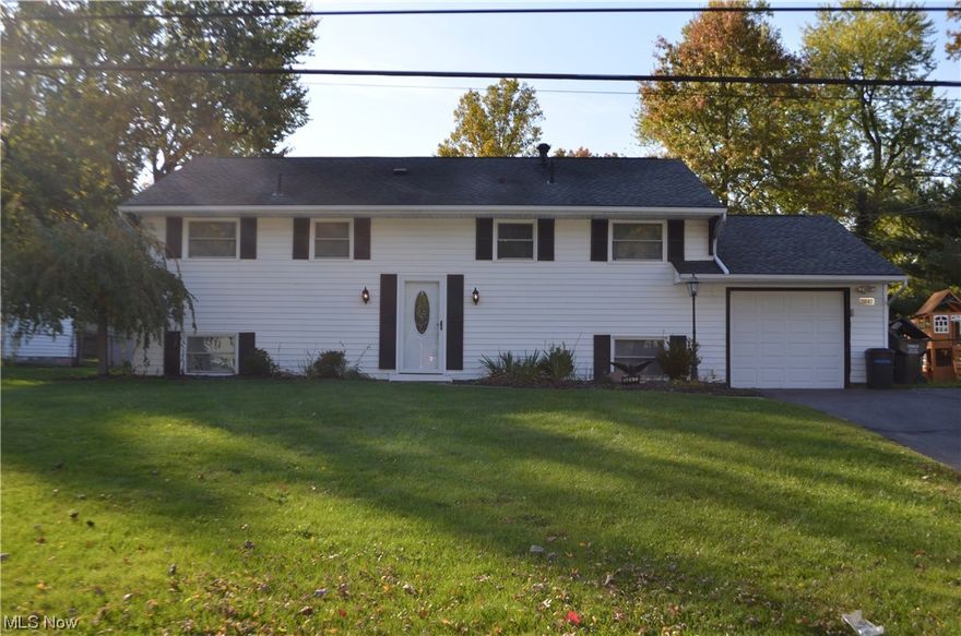 Beautifully updated 5 BD Bi-Level w/large eat-in kitchen. All appliances included; dishwasher, range, microwave, refrigerator. Extra large living room with slider to custom deck. Two of the 5 bedrooms are on the lower level. Gorgeous fenced-in backyard. Credit/background check is required.