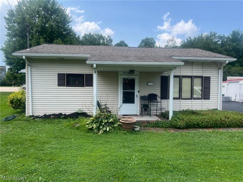 Homes For Sale - 158 North Road<br/> Niles, OH 44446