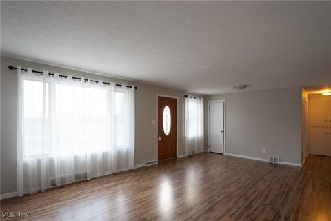 Tiny photo for 970 S Chillicothe Road, Aurora, OH 44202 (MLS # 5178096)