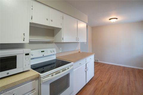 Tiny photo for 970 S Chillicothe Road, Aurora, OH 44202 (MLS # 5178096)