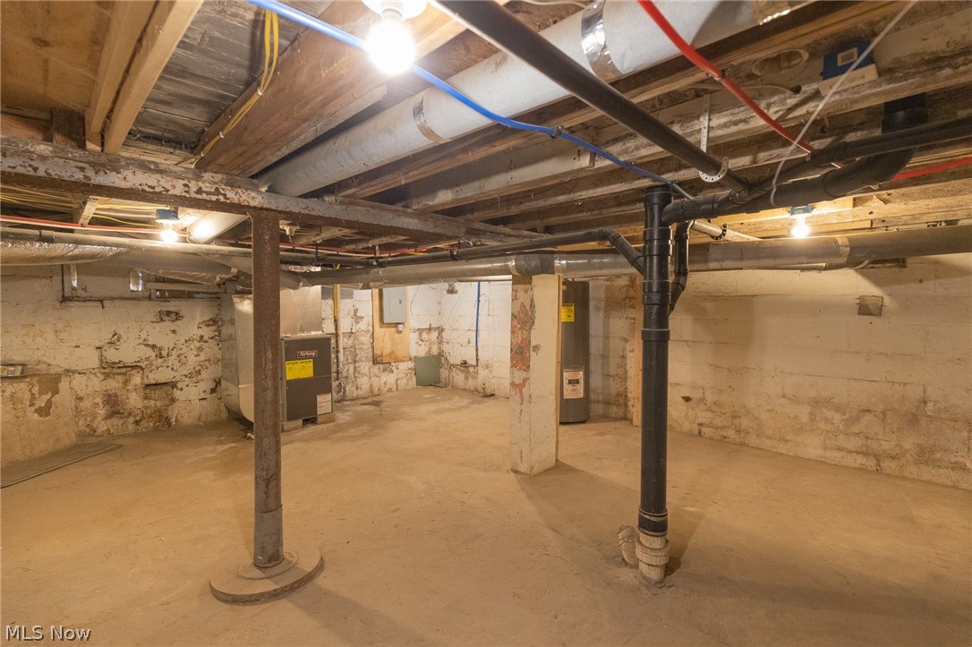 Downs & Hintons 02 Acreage - Residential