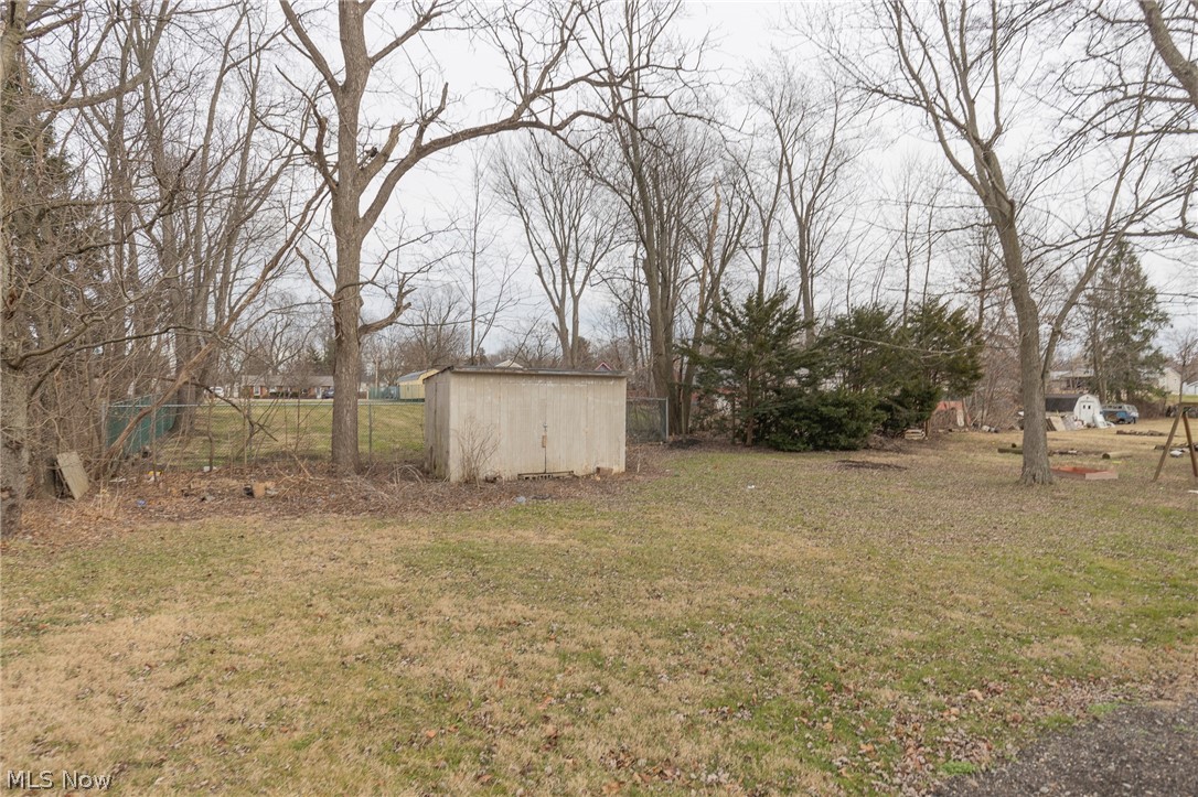 Downs & Hintons 02 Acreage - Residential