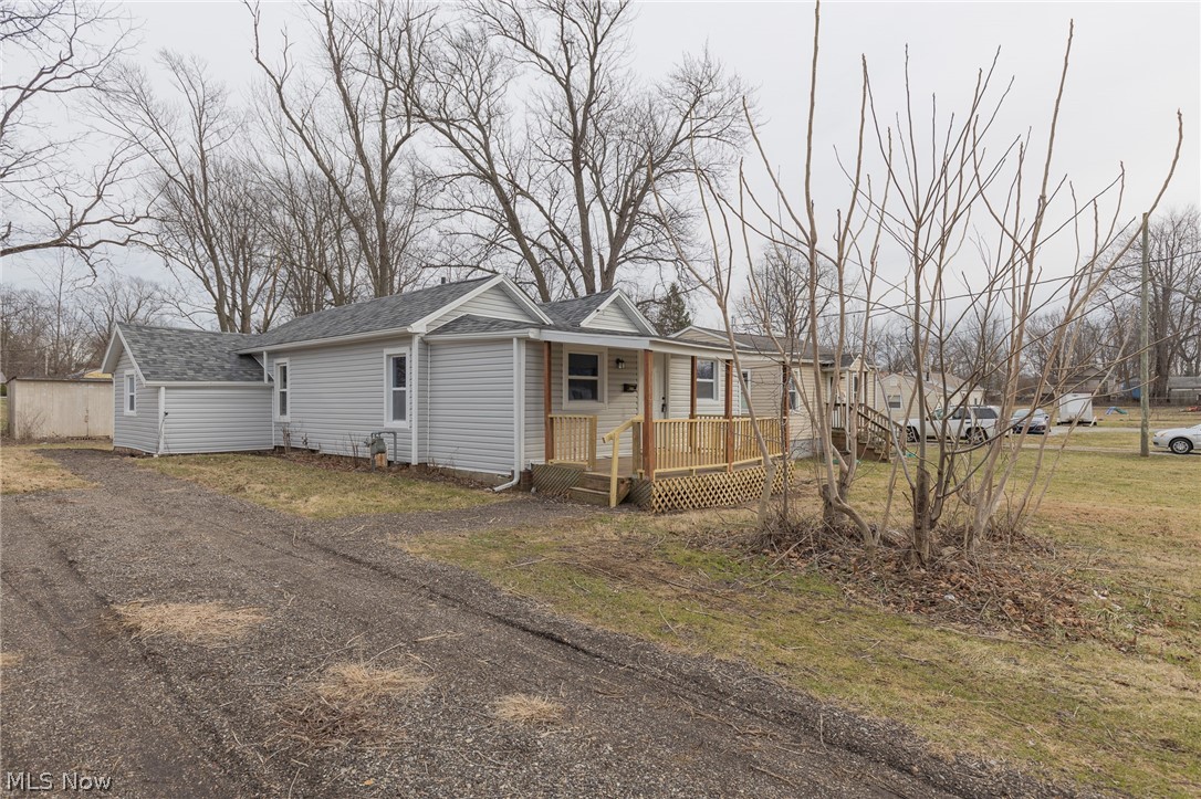 Downs & Hintons 02 Acreage - Residential