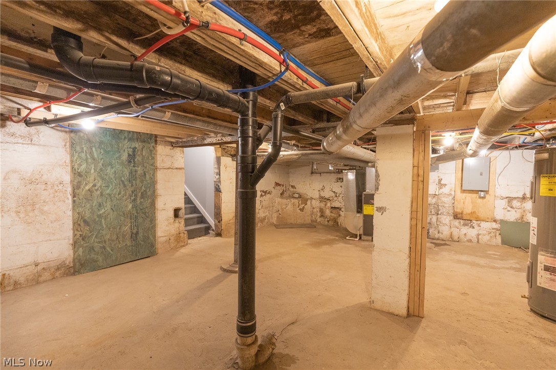 Downs & Hintons 02 Acreage - Residential