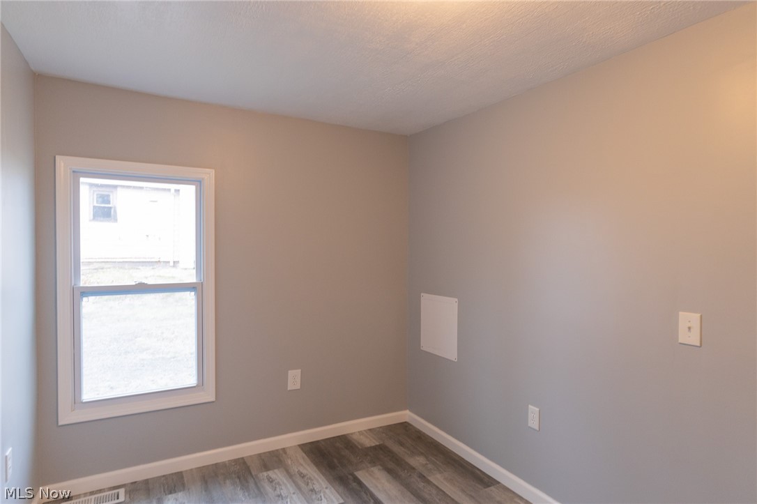 Downs & Hintons 02 Acreage - Residential