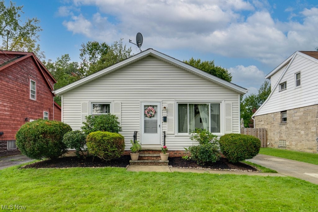Nestled in the heart of Mayfield Hts, this is an exceptional opportunity to own a charming 3-bed, 1-bath home that embodies comfort, convenience, and creative potential. This well-kept residence is not just a house; it's a canvas of memories waiting to be painted.
The beautiful curb appeal immediately captures your attention and sets the tone for what's to come.
Step inside, and you're greeted by a warm and inviting atmosphere. The cozy living room offers the perfect space to relax or entertain with abundant natural light. The kitchen is designed for efficiency & style with ample cabinetry providing plenty of storage, while the layout ensures that meal preparation is a breeze. Imagine preparing favorite dishes while chatting with friends or family at the adjacent dining area.
This home isn't just about its interior—it offers a lifestyle. The incredible new garage leads to many possibilities. Transform it into your dream studio, where artistic pursuits come to life or use it as a versatile workshop, providing the space you need to bring your projects to fruition.
Beyond the property itself, the location adds another layer of appeal. Proximity to major freeways ensures easy commuting, while nearby shopping and dining options cater to your everyday needs.
This home is waiting to be filled with laughter, shared meals, and unforgettable memories. Don't miss the chance to make it yours where comfort & creativity intersect. Your dream lifestyle starts here.