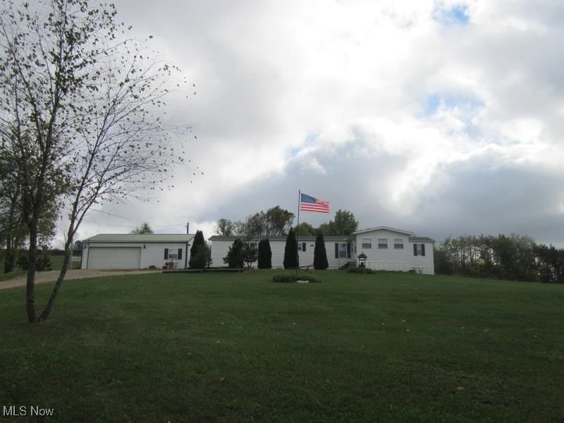 980 Sunflower Drive, New Concord, Ohio image 1