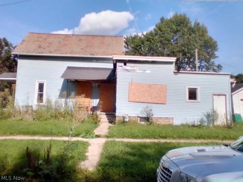 Tiny photo for 301 E Center Street, Fostoria, OH 44830 (MLS # 5256159)