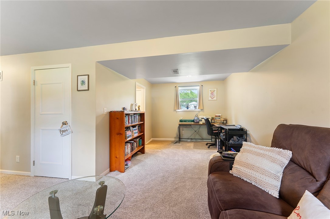 2666 Elizabeth Drive, Warren, Ohio image 14